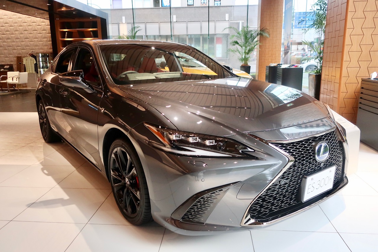レクサスES「F SPORT」も見てみる | レクサスでドライブ日記