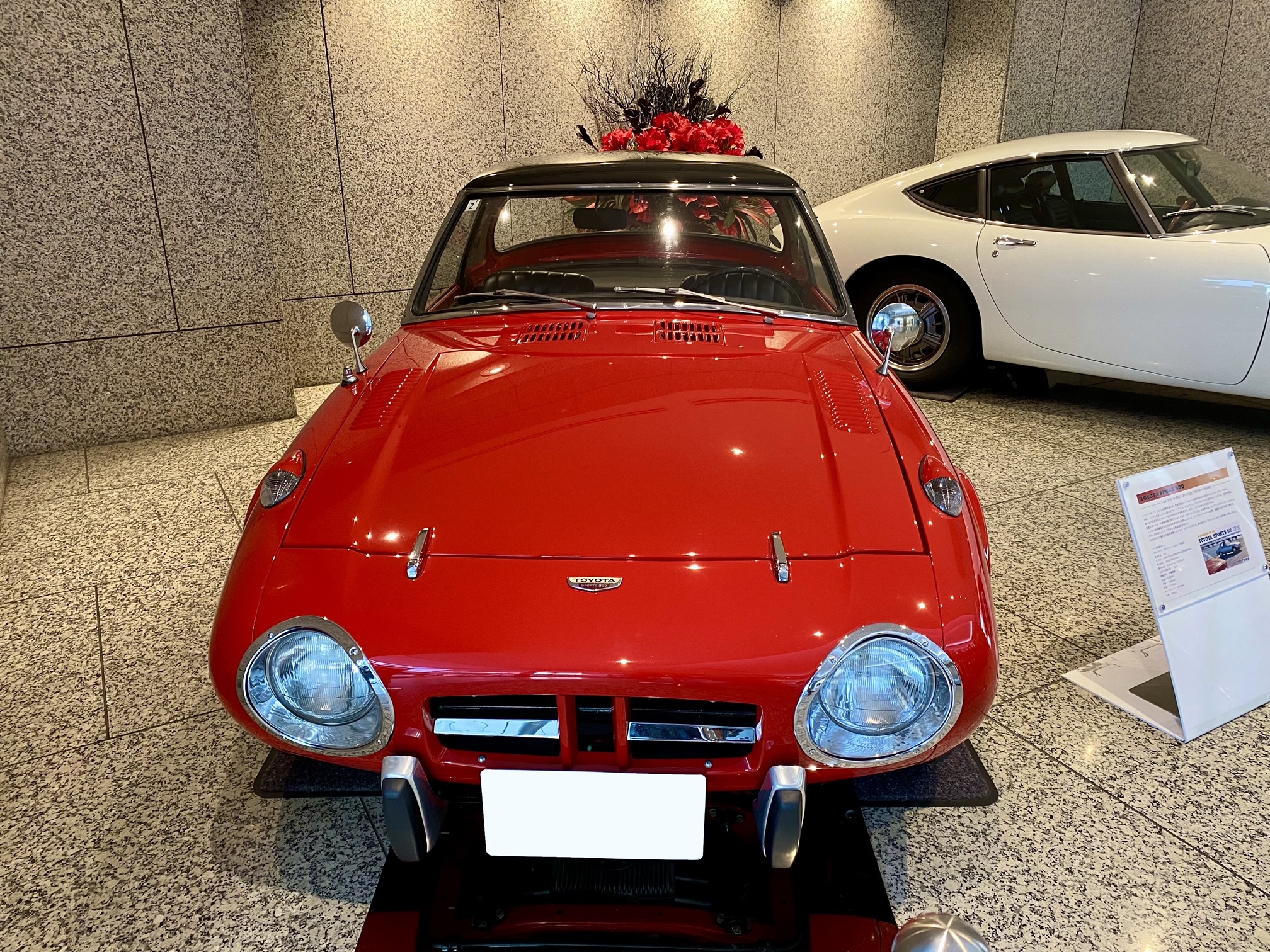 国産名車　トヨタスポーツ800 ヨタハチ」ことトヨタ「スポーツ800」は「地上に降りた小さな