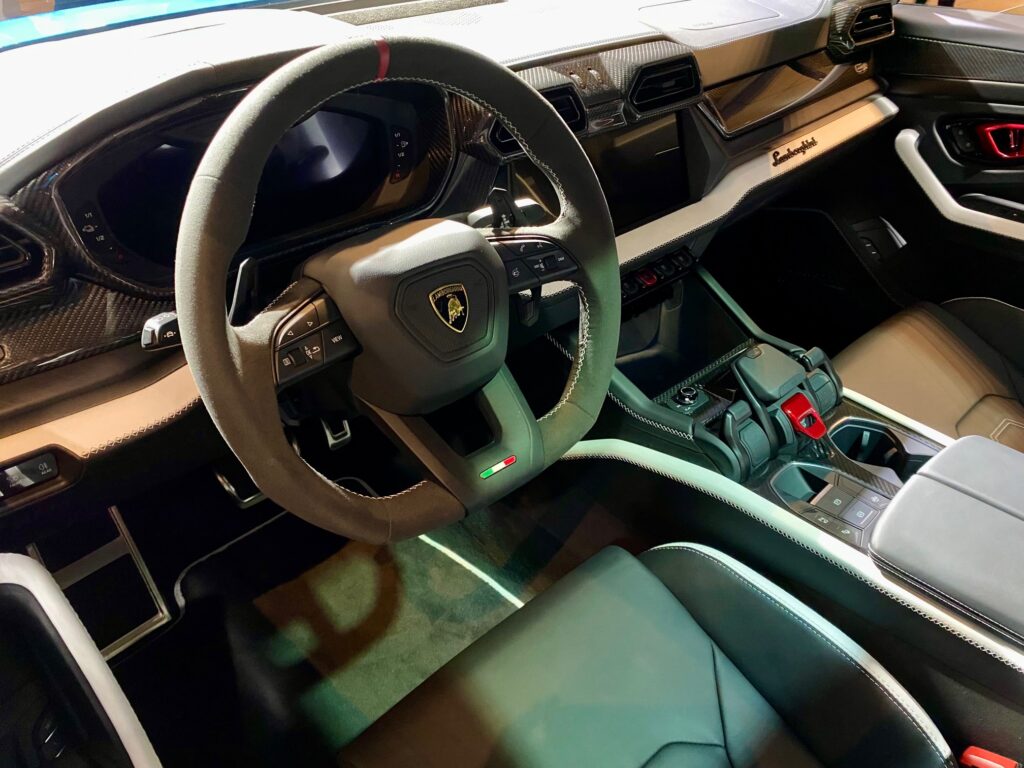 ウルスSE