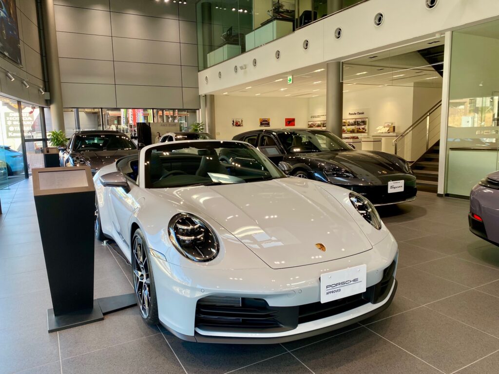 ポルシェセンター