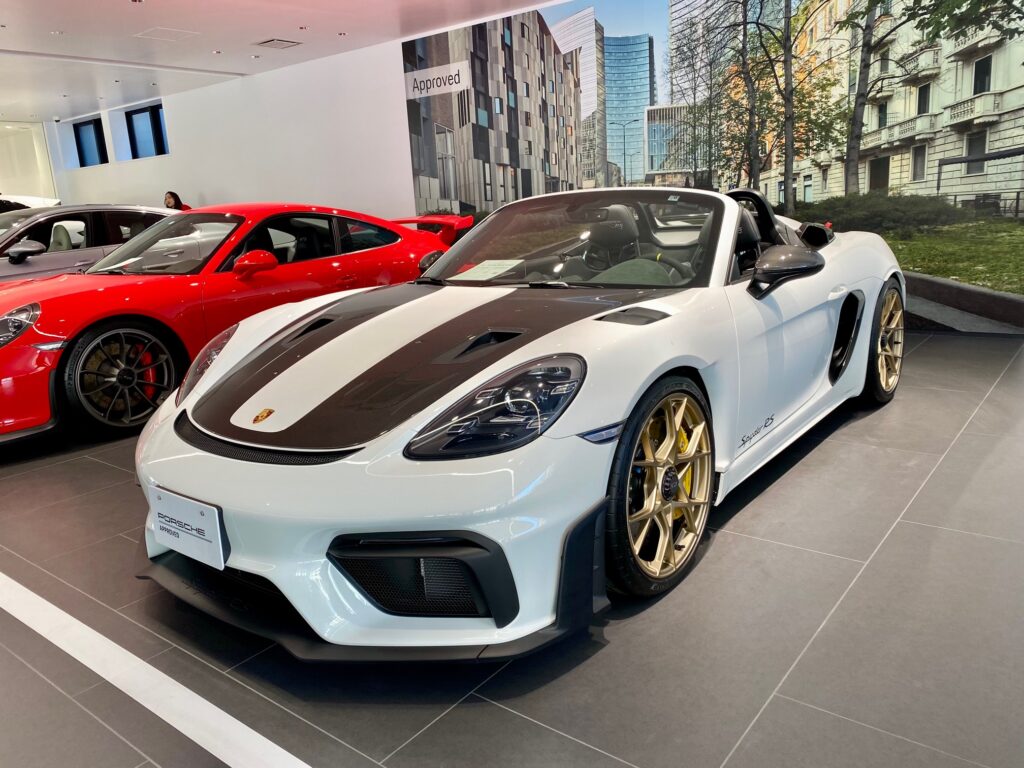 ポルシェセンター