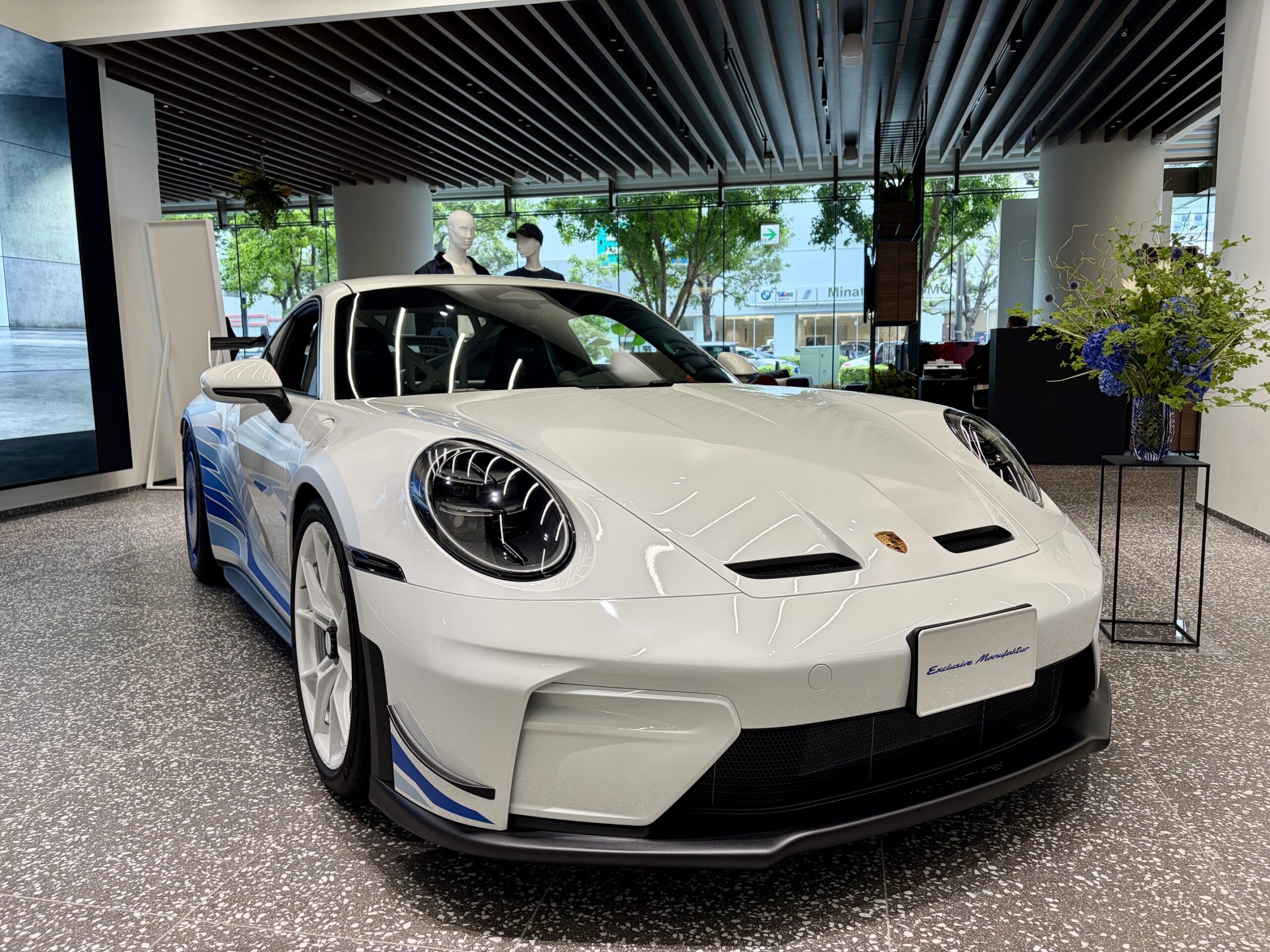 ポルシェ・911 GT3 Artisan Editionが特別展示！ | レクサスでドライブ日記