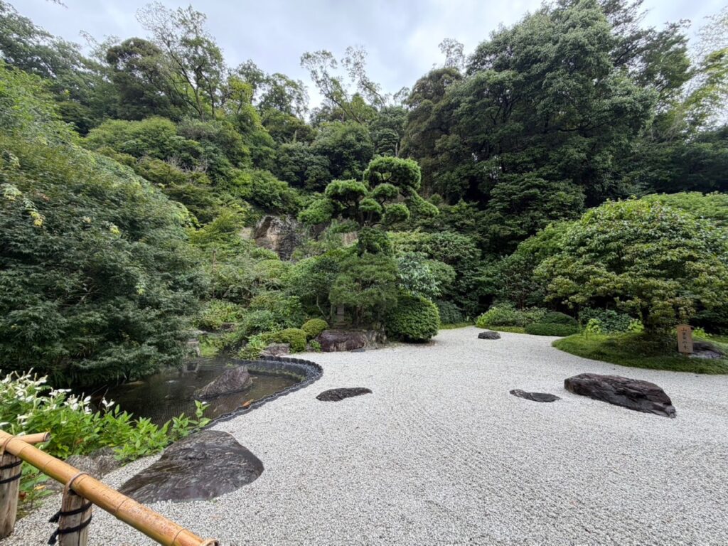 報国寺